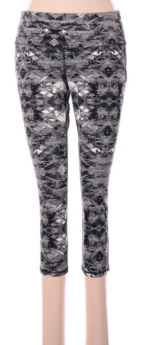Athleta Black, White & Gray Patterned Capri Pants Size M