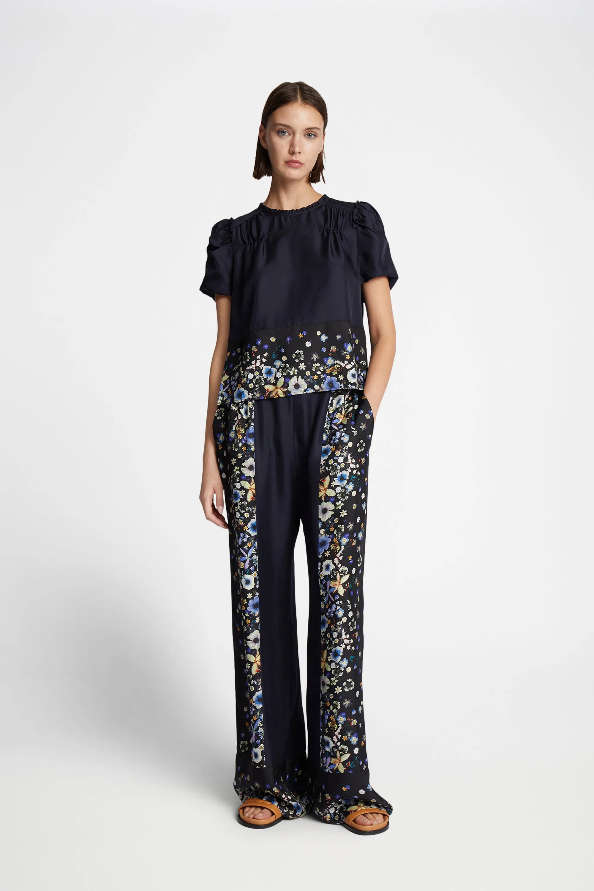 FAHSAI SILK - BLACK Munthe