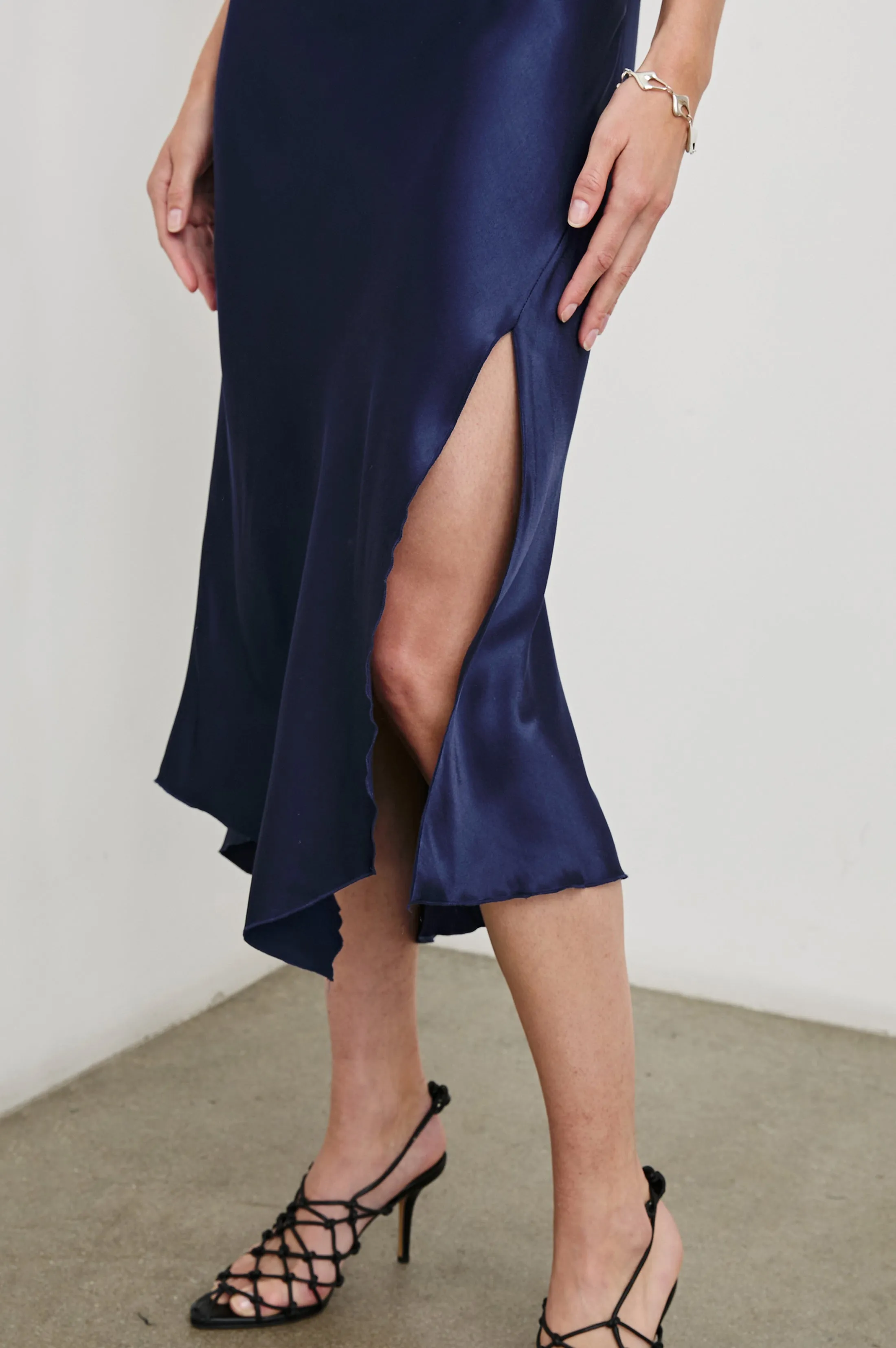MONIQUE DRESS - NAVY Rails