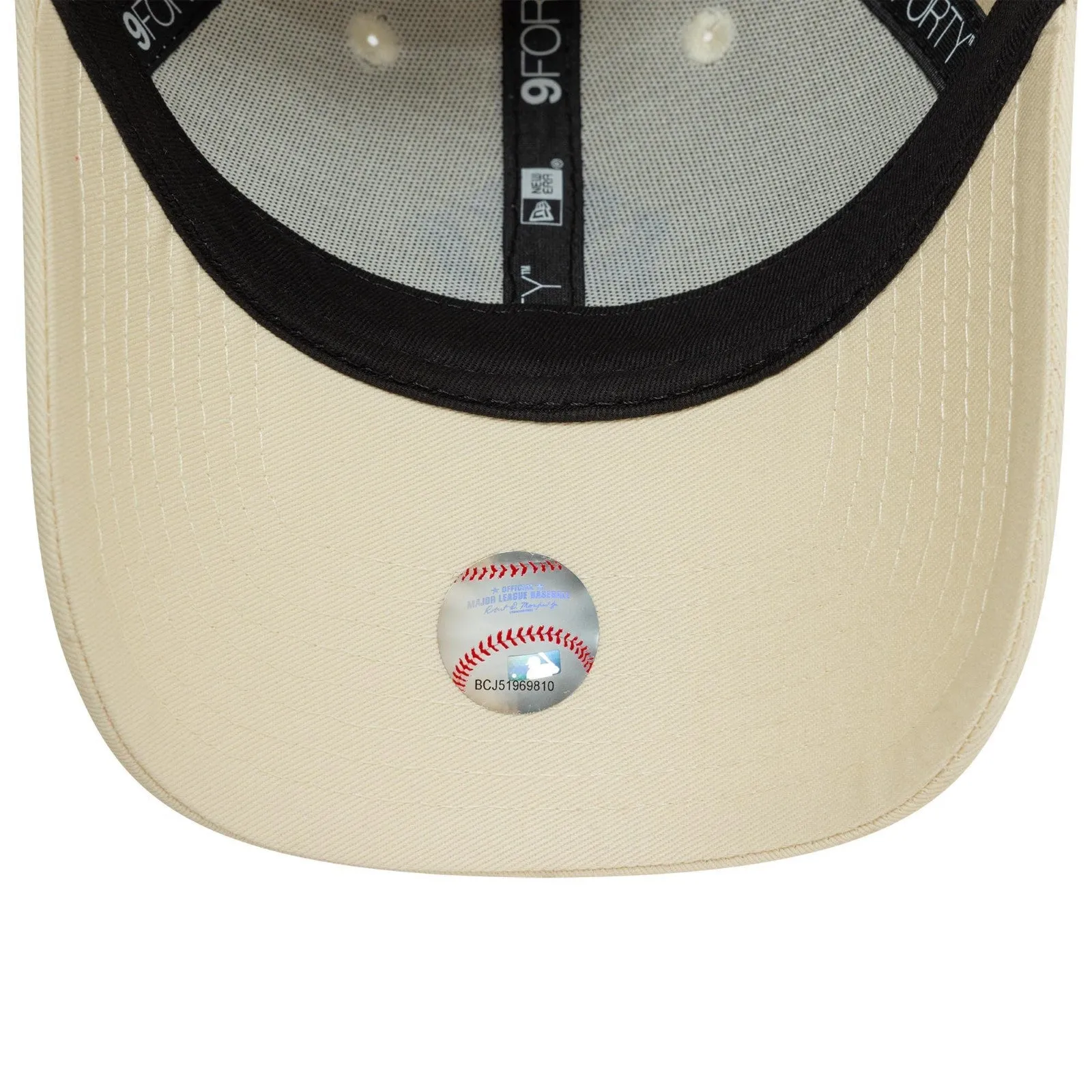 New Era Womens New York Yankees 9FORTY League Essential Baseball Cap - Light Beige - OSFM