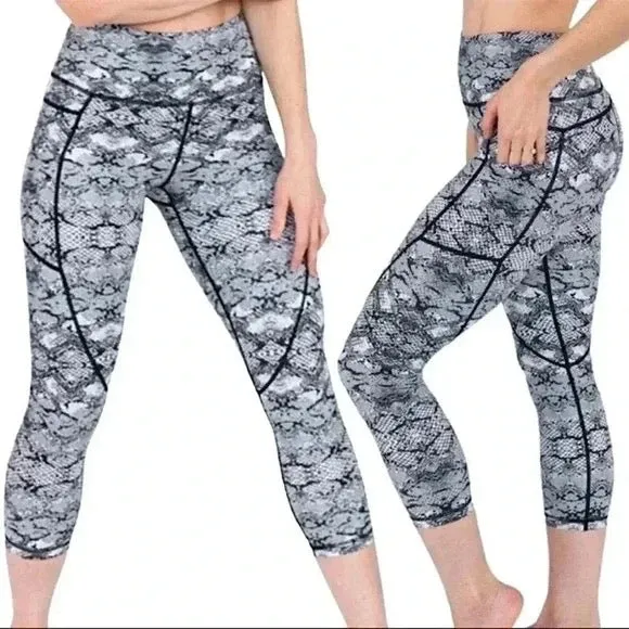 New Zyia Active Navy & White Snakeskin Print Capri Legging Size 12