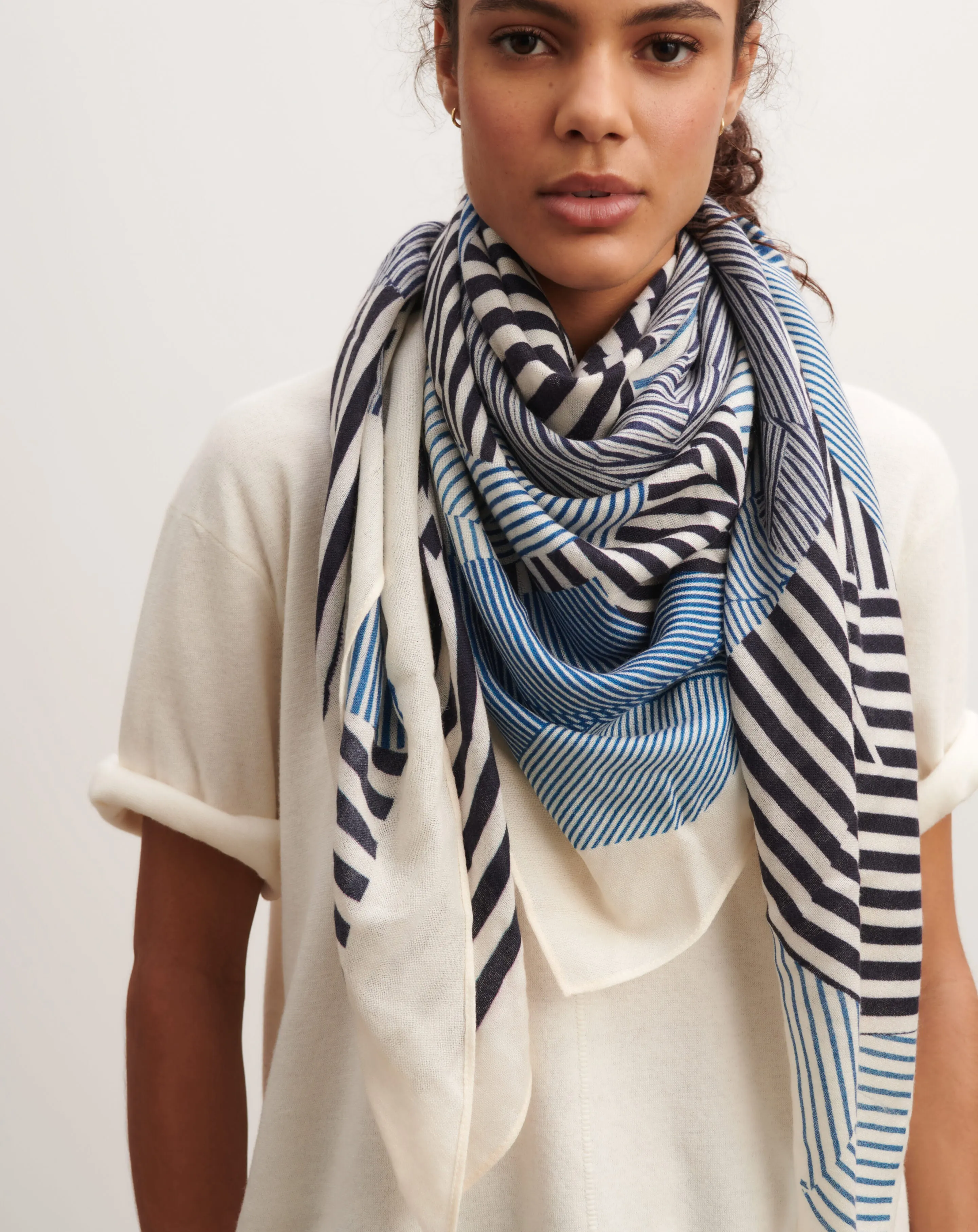 Printed square scarf Eric Bompard