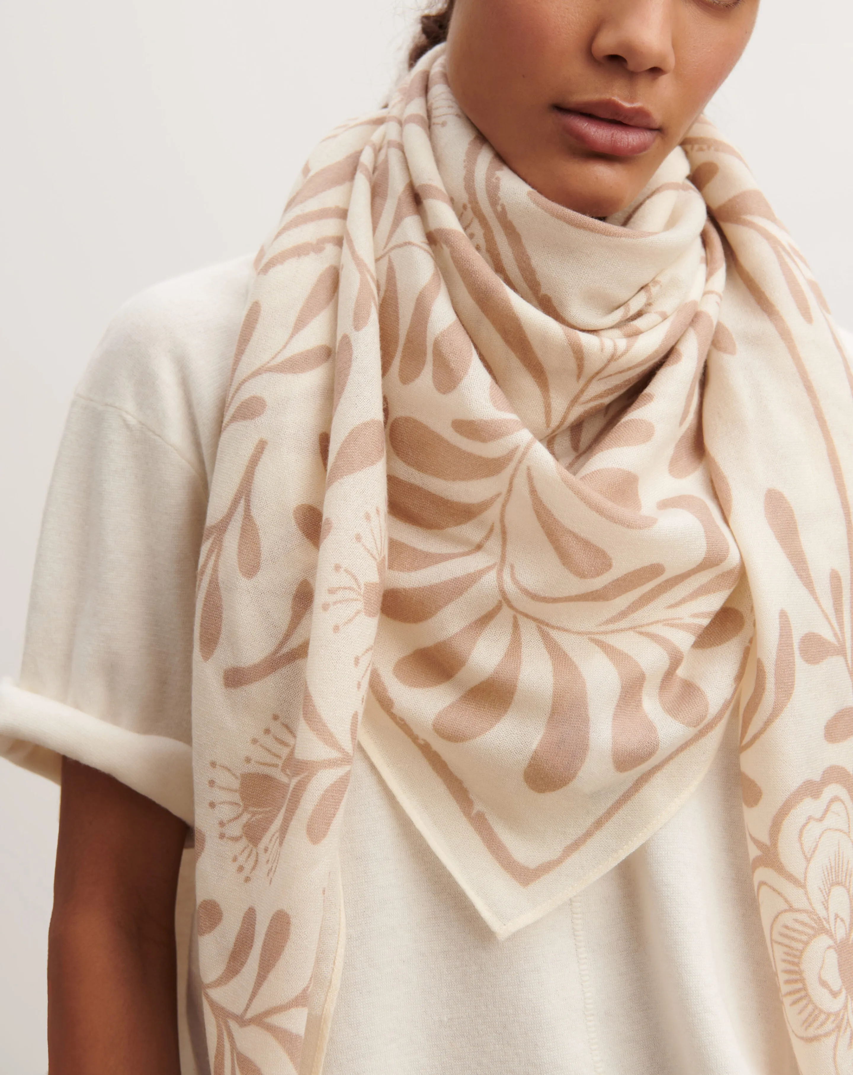 Printed square scarf Eric Bompard