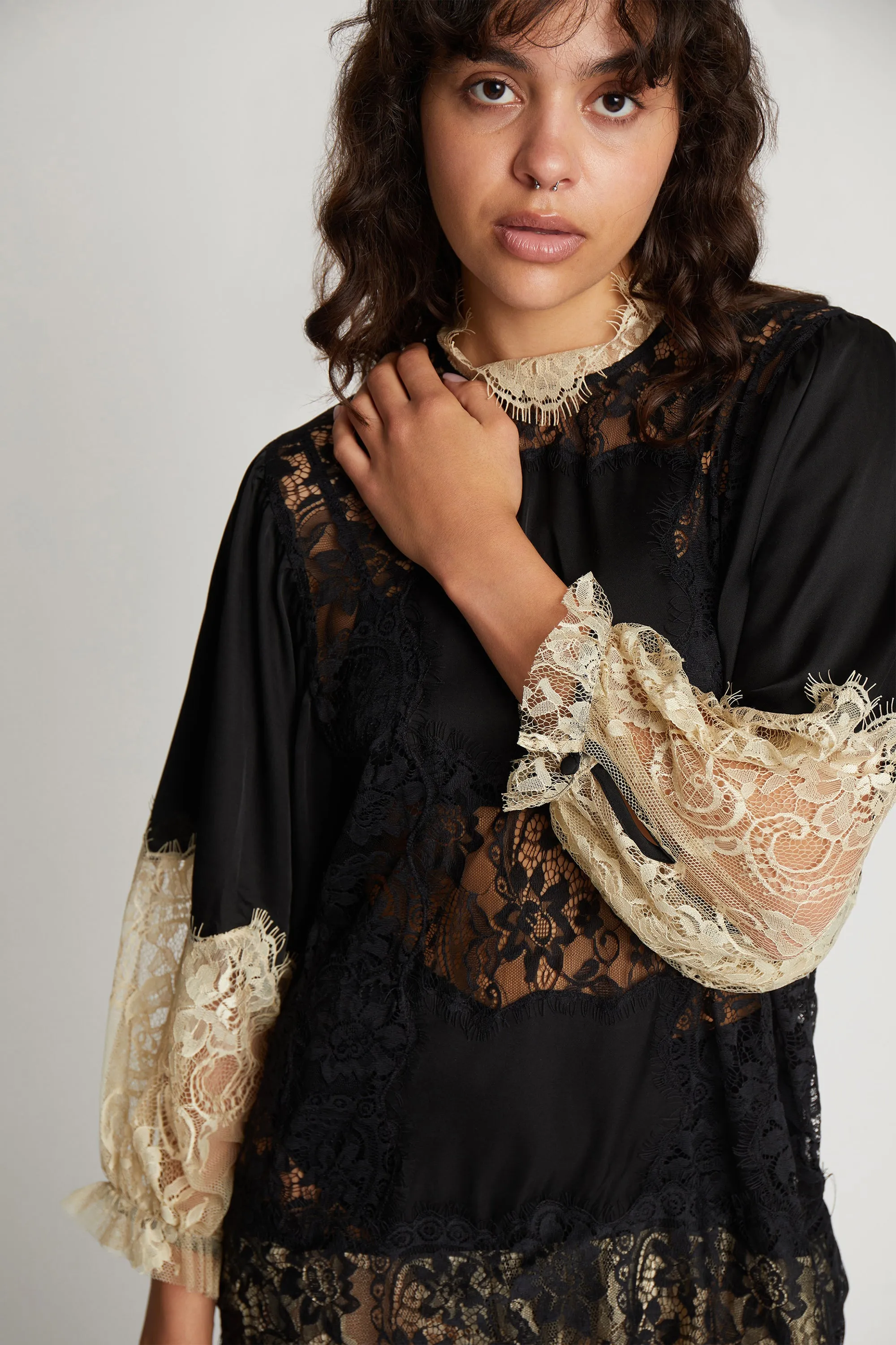 SAGOS - BLACK Munthe