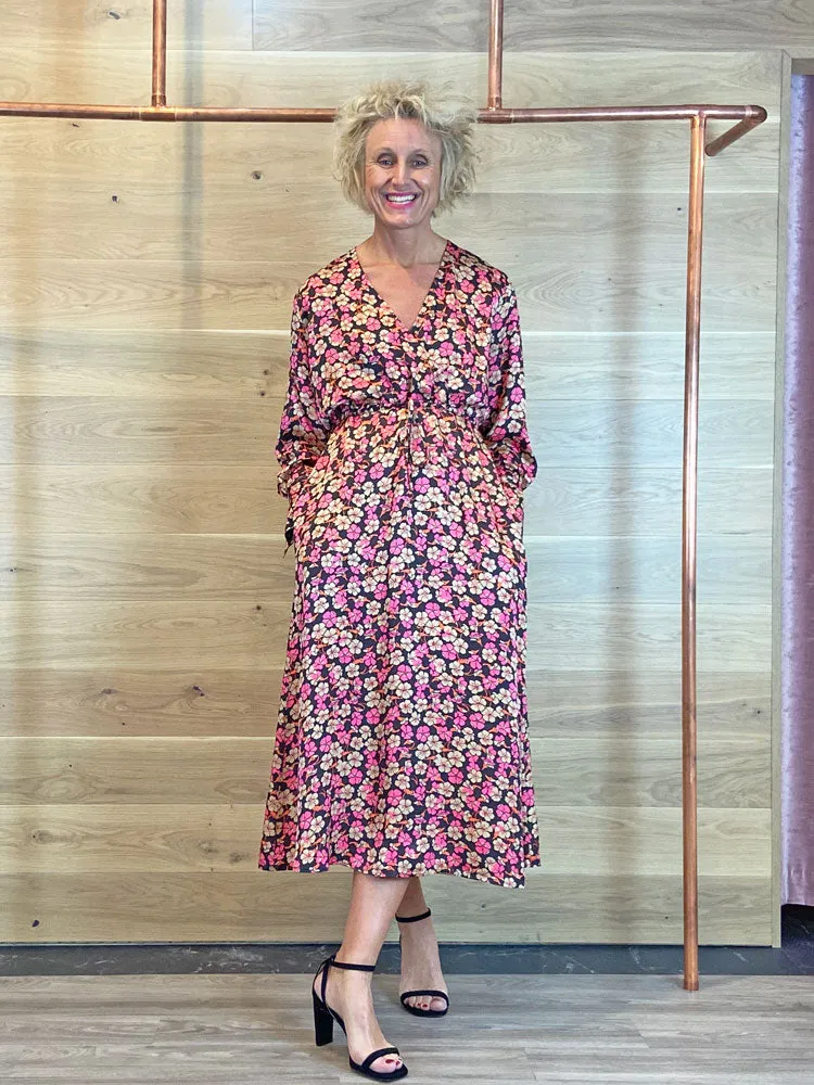 Second Female Victory V-Neck Dress Camellia Rose
