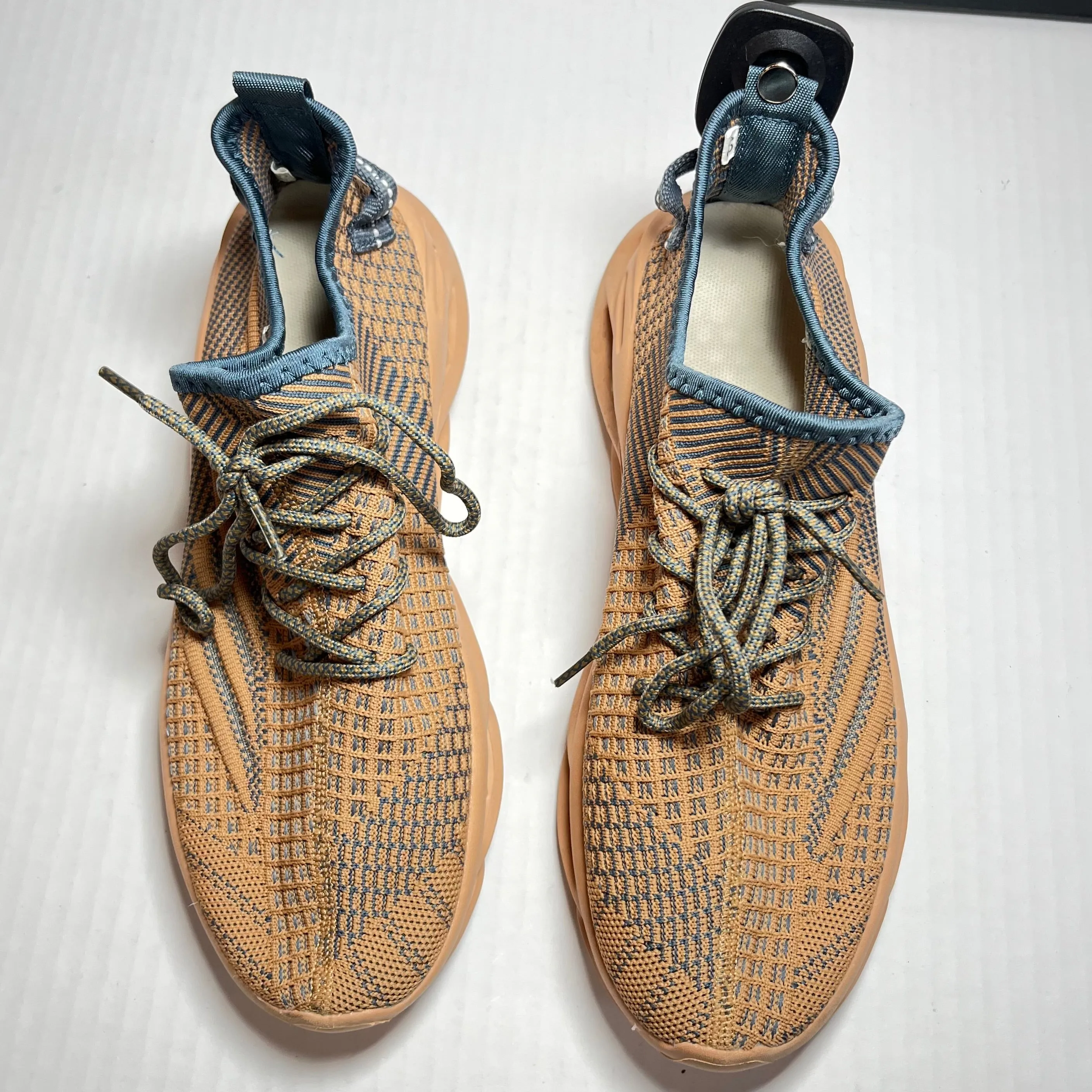 Shoes Athletic By Clothes Mentor In Tan, Size: 12