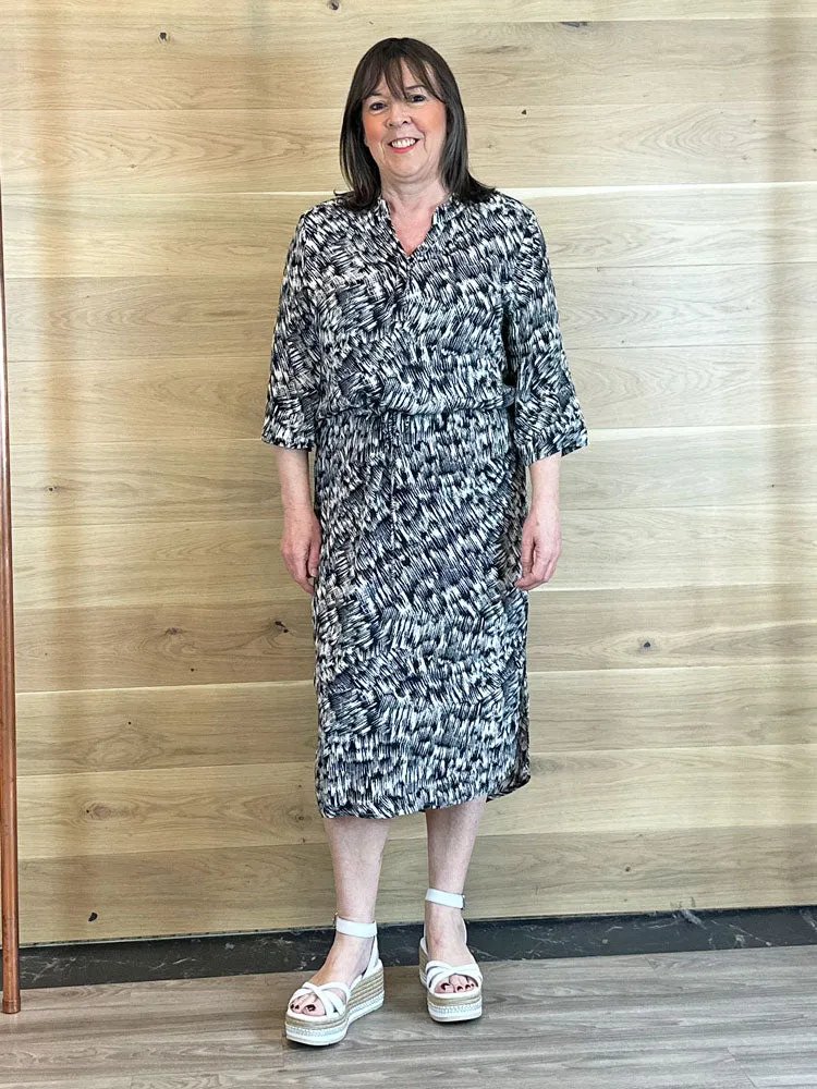 Soaked in Luxury SLZaya Dress Black Stroke Print