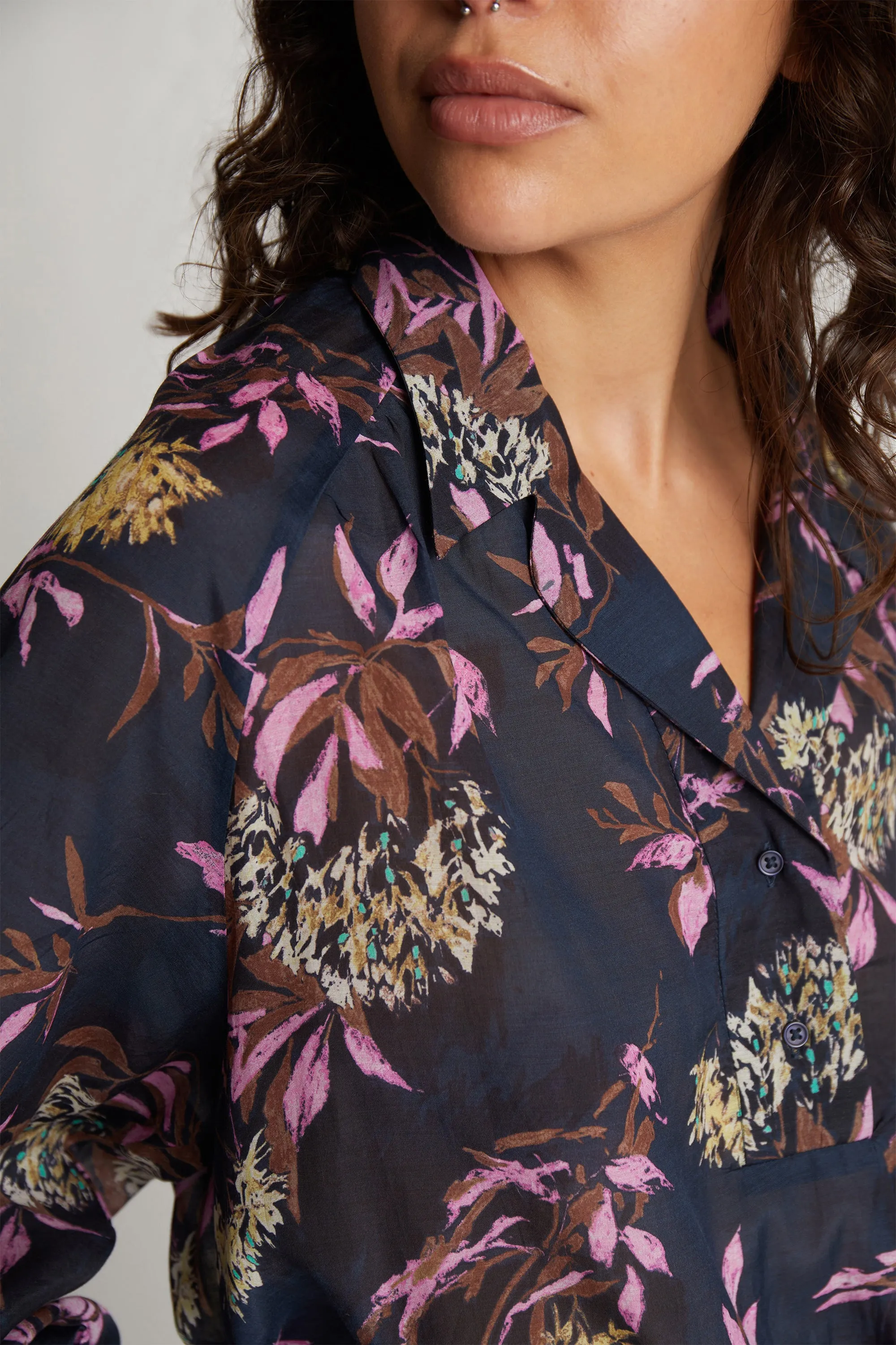 SUSANI - NAVY Munthe