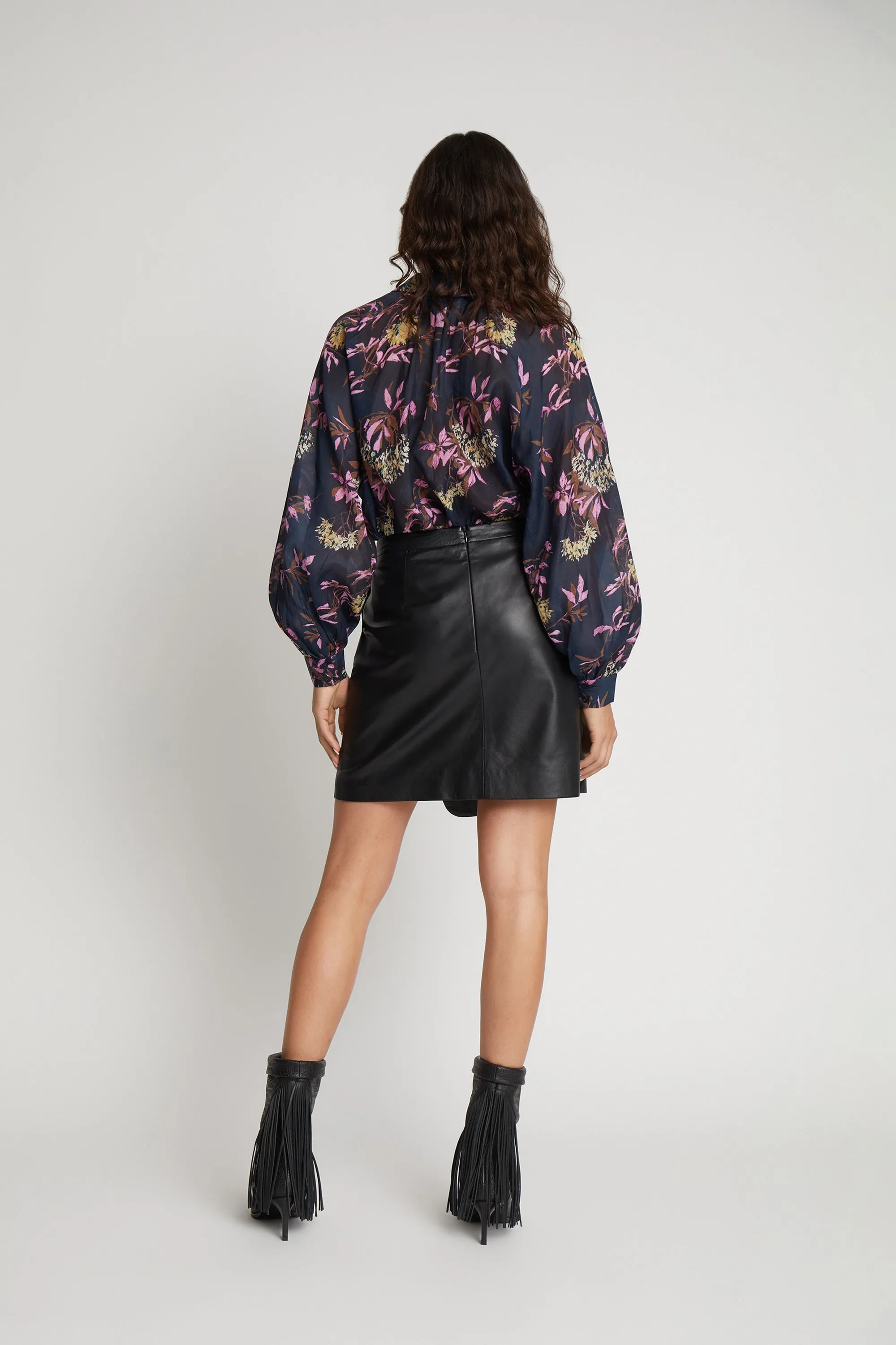 SUSANI - NAVY Munthe