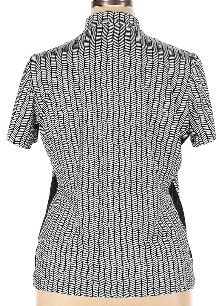 Tail White & Black Patterned Snap Golf Top Size XL. MSP$93