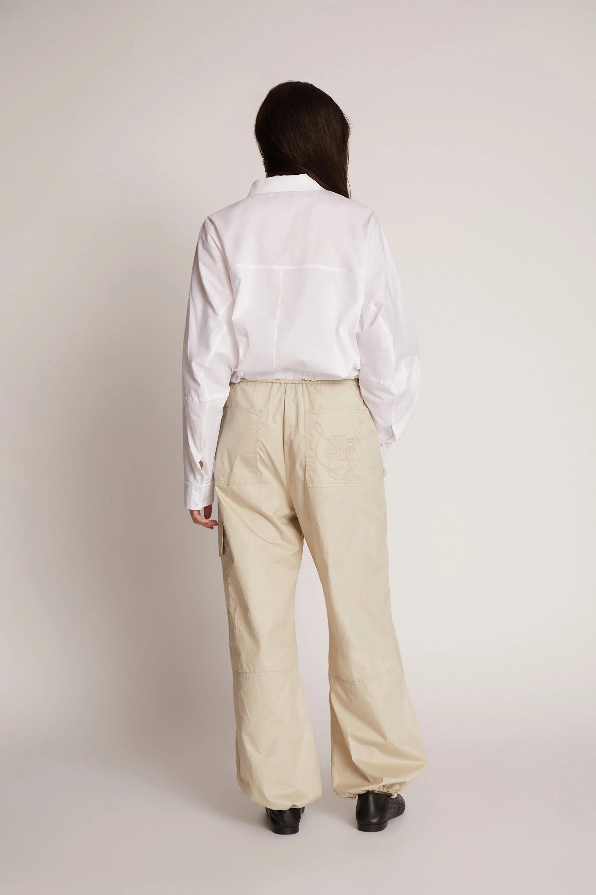 TASHUMI - WHITE Munthe
