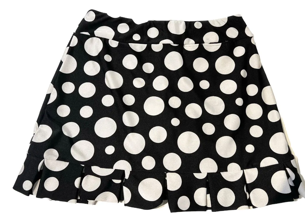 Tzu Tzu Black & White Bubbles Golf SKort Size M. MSP$140
